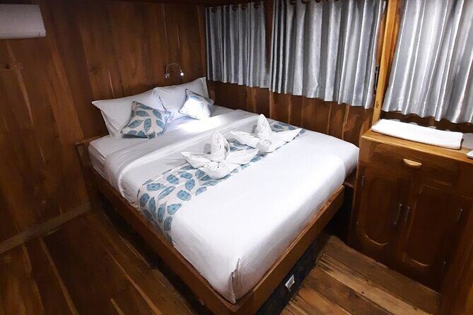 3Days in Labuan Bajo & Day Trip to Komodo - Experience a 3-Day Private Cruise in Labuan Bajo & a Day Trip to Komodo