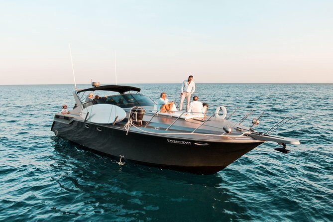 3Hr Private Yacht Cruise in Cabo As if you were aboard your own Private Yacht.Al - Setting Sail in Cabo: What to Expect