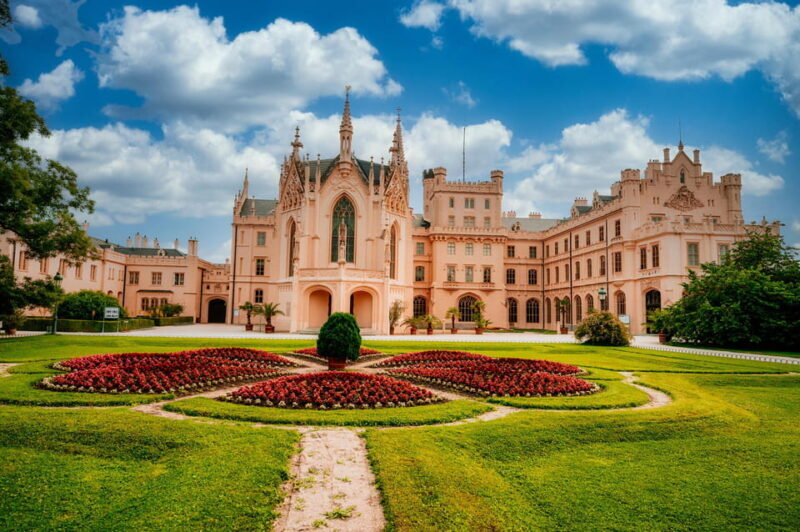 4 castles private day trip from Vienna to South Moravia - Key Points