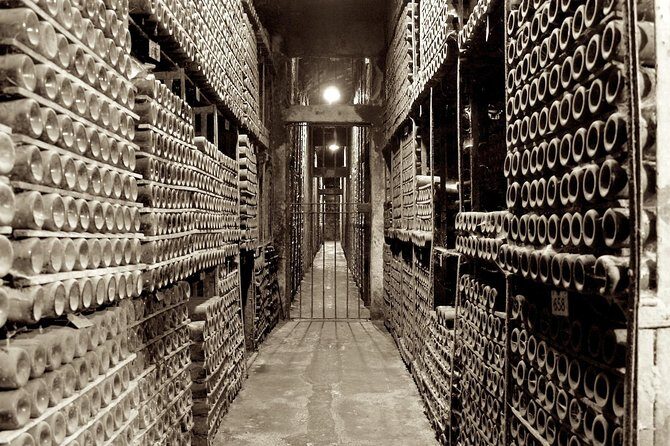 4 Day Basque Country Tour: San Sebastian, Biarritz, Bilbao and Rioja - Day 2: The Coastal Charms of Biarritz, Saint-Jean-de-Luz, and Hondarribia