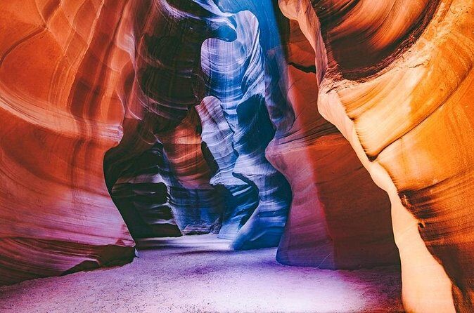 4-Day Las Vegas Grand Canyon Antelope Canyon Tour from LA - Transportation, Accommodation, and Practicalities