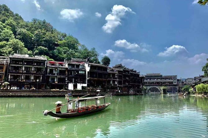 4-Day PRI Tour to Zhangjiajie and Fenghuang Old Town from Guangzhou by Bullet Train - The Experience: What This Tour Offers and How It’s Done