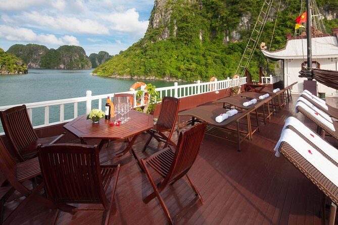 4 Days - Hanoi - Halong Cruise - Hanoi - The Experience of the Guides and the Environment