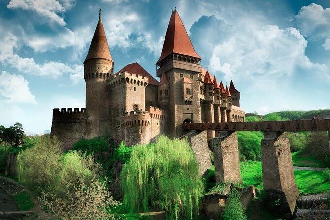 4 days Transylvania Tour From Bucharest to Budapest - Who is This Tour Best Suited For?