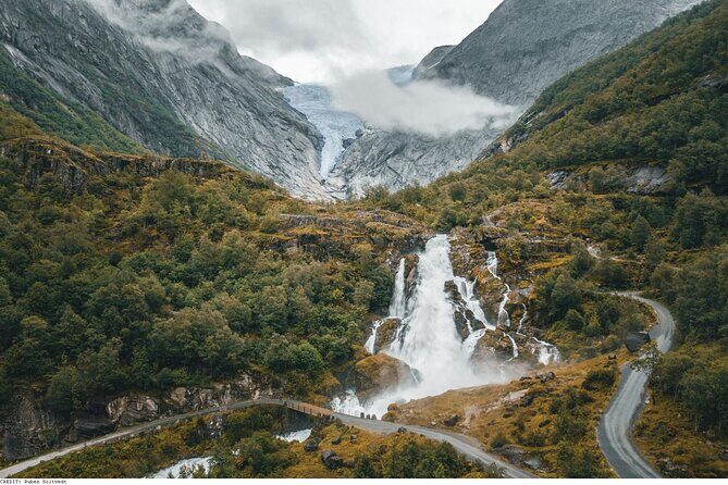 4 Hour Briksdal Glacier Tour in Briksdalsbreen Oldedalen - In-Depth Look at the Experience
