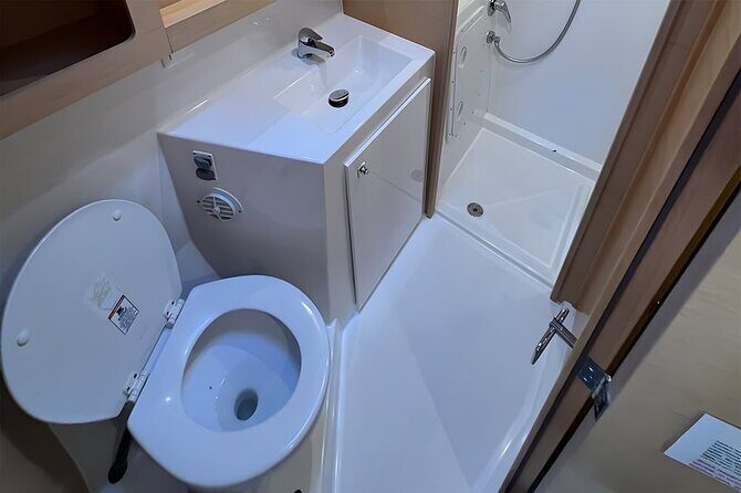 4 Hour Catamaran Experience in a Private 42 Lagoon - Who This Tour Is Best For