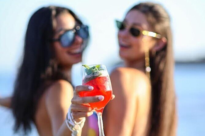 4 Hour Day Party at Beach Clubs in Mykonos - FAQ