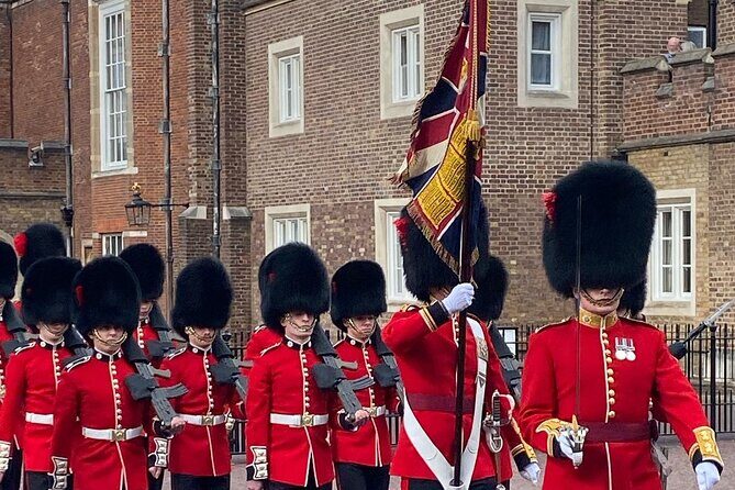 4 hour London Private Tour, with your own Black Cab Tour Guide - What Makes This Tour Stand Out?