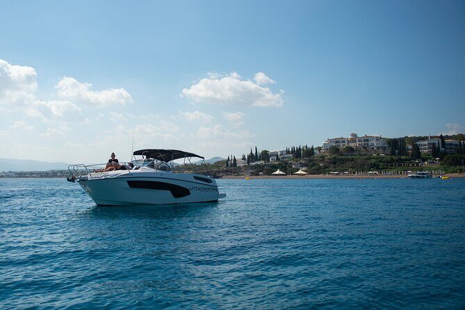 4 hour Luxury Private Charter on a Karnic SL800 - The Experience at a Glance