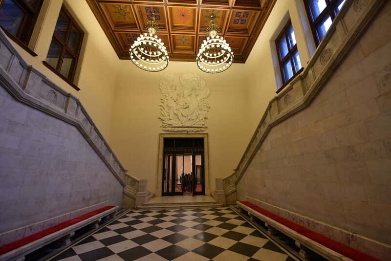 4 hour: Palace of Culture & Science and Wilanow Palace - Key Points