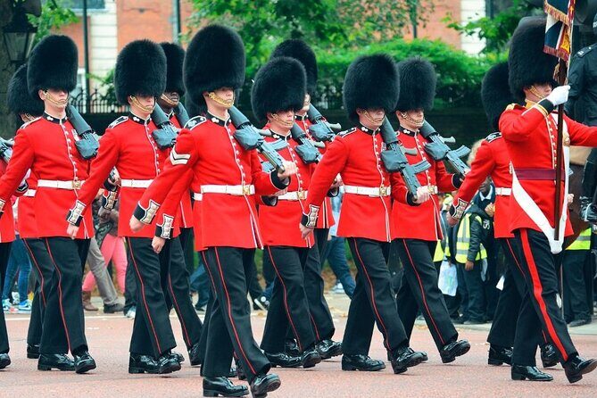 4-Hour Private Guided Tour of London on a Classic Itinerary - In-Depth Look at the Tour Experience