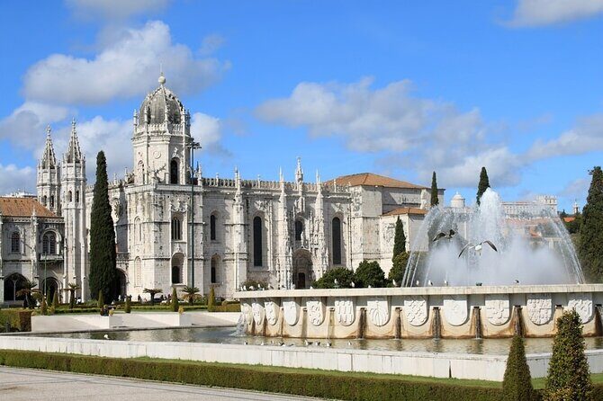 4 Hour Private Tuk Tuk Tour Explore the Old and the New Lisbon - FAQs