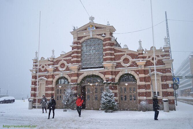 4 hours Helsinki and Porvoo Guided VIP Tour by Luxury Car - Key Points