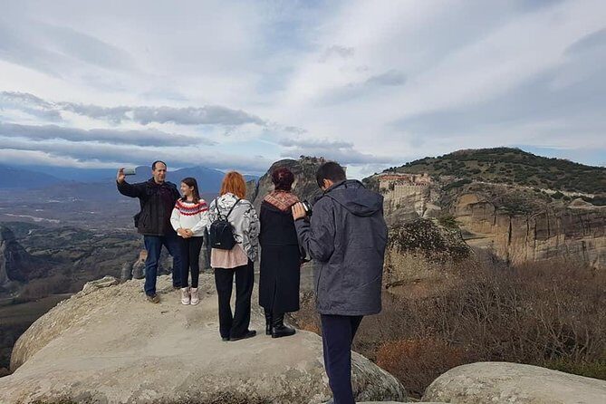 4-hours Monasteries Tour - The Transport and Group Size