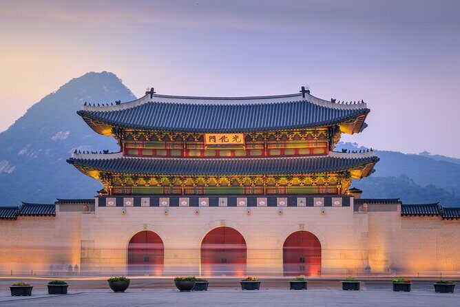 4 Hours Private Walking Tour of Gyeongbokgung - Key Points