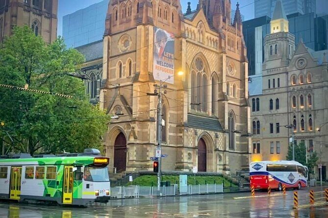 4 Hours Sightseeing Small Group Tour in Melbourne City - Transportation and Group Size