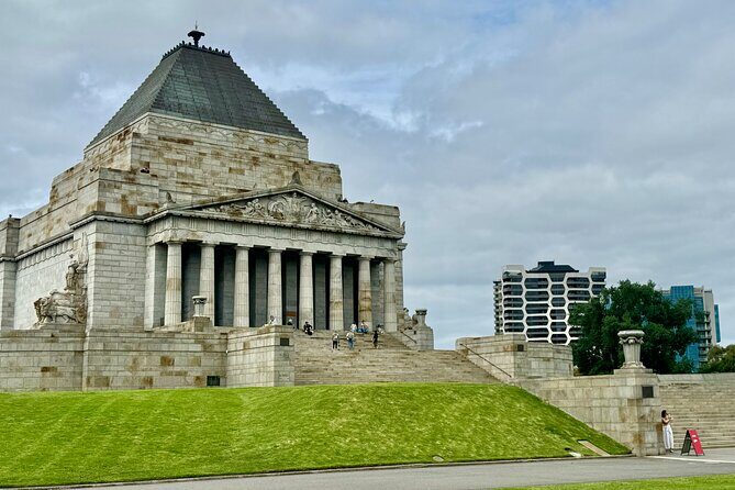 4 Hours Sightseeing Small Group Tour in Melbourne City - Practical Considerations