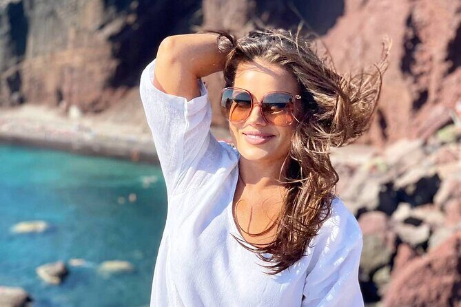 4 hrs PRIVATE island tour and photos, Oia and Blue domes - What’s Included and What’s Not