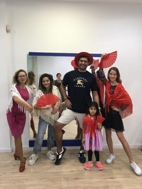 45 minutes flamenco dance class for family in Málaga - Who Will Love This Experience?