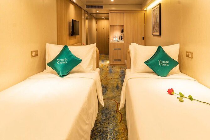 4D3N Yangtze River tour: Chongqing to Yichang by Victoria Sabrina - Frequently Asked Questions
