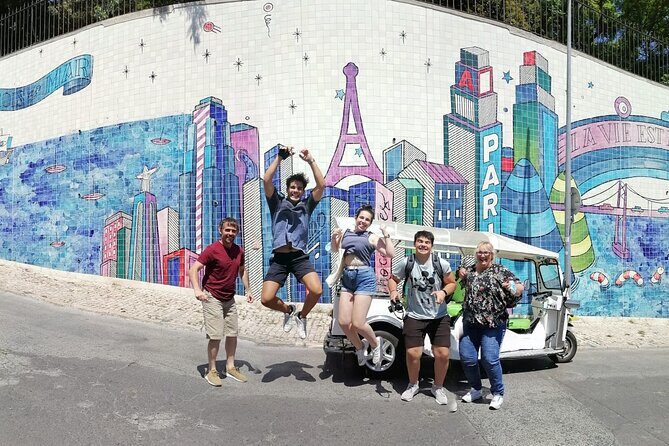 4Eva tailor made tours - Discovering Alfama on a Tuk-Tuk