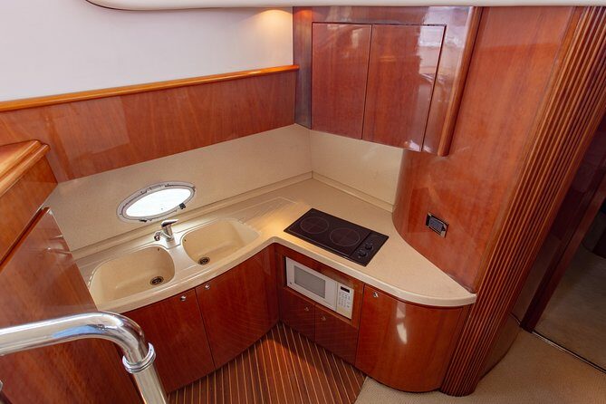 4H 42' Azimut Yacht All-Inclusive from Tulum & Playa del Carmen. - FAQ