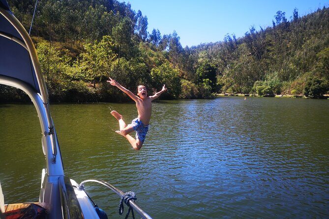 4H Private Boat Trip on the Douro River - Feel the Nature - Exploring the Douro’s Hidden Corners: A Deep Dive into the Experience