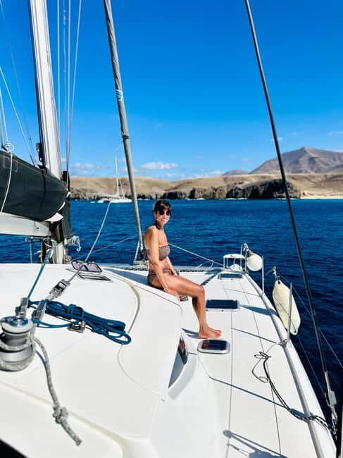 4h Shared Catamaran sailing to Papagayo Beaches (12pers max) - Key Points