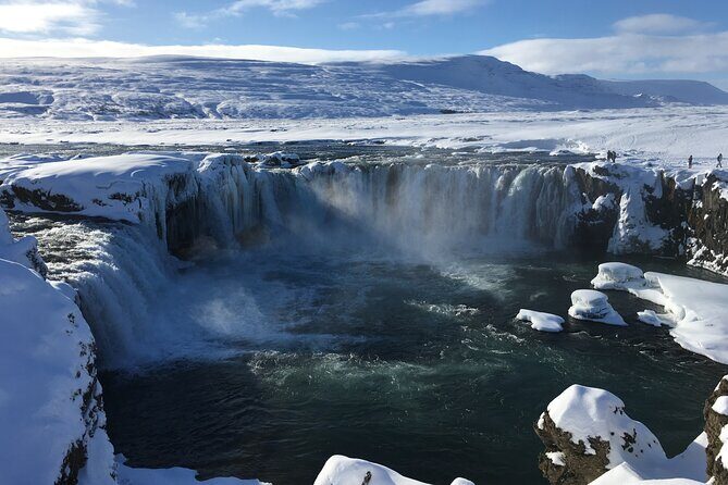 4x4 MiniBus Tour Lake Myvatn, Dettifoss,Selfoss, Godafoss and Nature Baths - Authentic Insights from Reviews