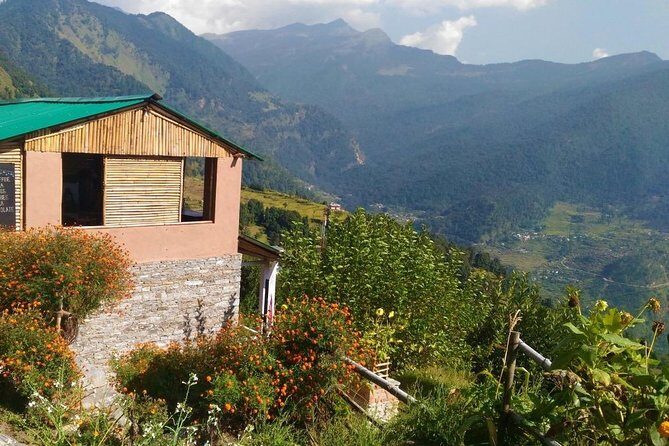 5-day Chopta trek with suite stay - Discovering the Charm of Sari Village and Chopta