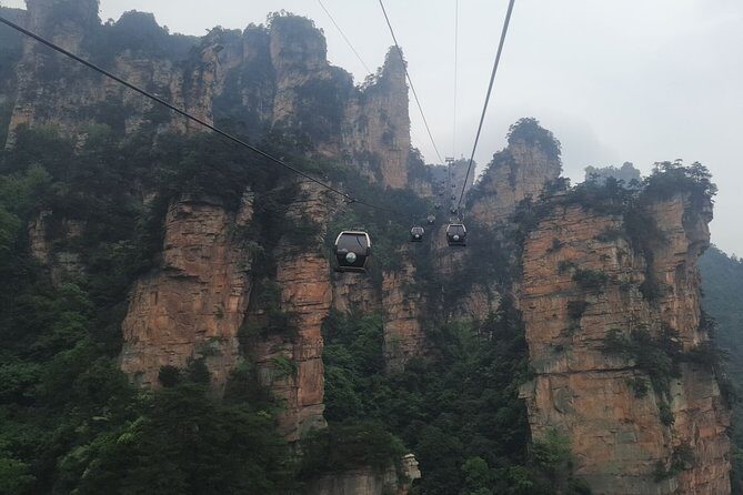 5-Day Private Tour from Chengdu to Zhangjiajie - Day 3: Flight to Zhangjiajie – Gateway to a Fantastical Landscape