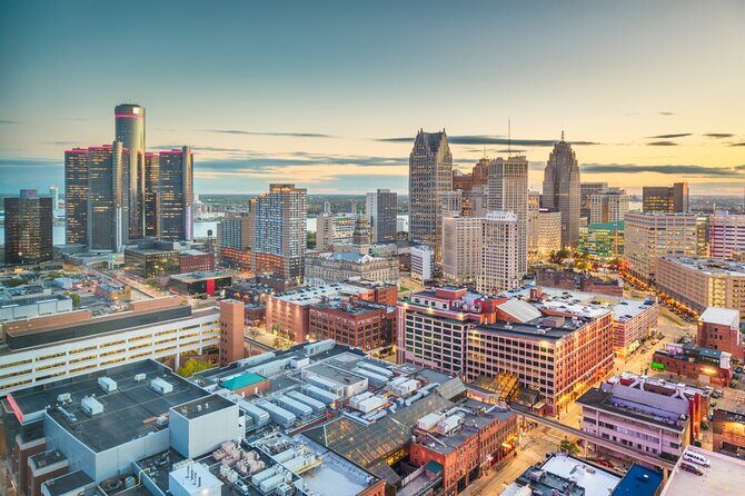 5-Day Tour in Detroit, Toronto, Niagara Falls, and Cleveland - An In-Depth Look at the 5-Day Tour Experience