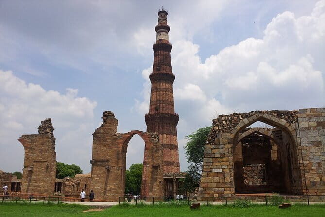 5 Days Golden Triangle With Ranthambore Wildlife - From Delhi to Agra: The Heritage Heartland