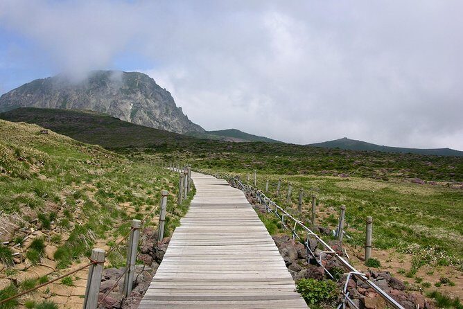 [5-days Jeju] Private Customized Hiking(Hallasan & Olle Course) with Mountaineer - FAQs