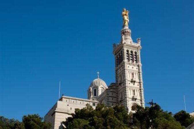 5-Hour Private Sightseeing Tour of the Provence from Marseille in Luxury Car - The Charm of a Private Provence Experience