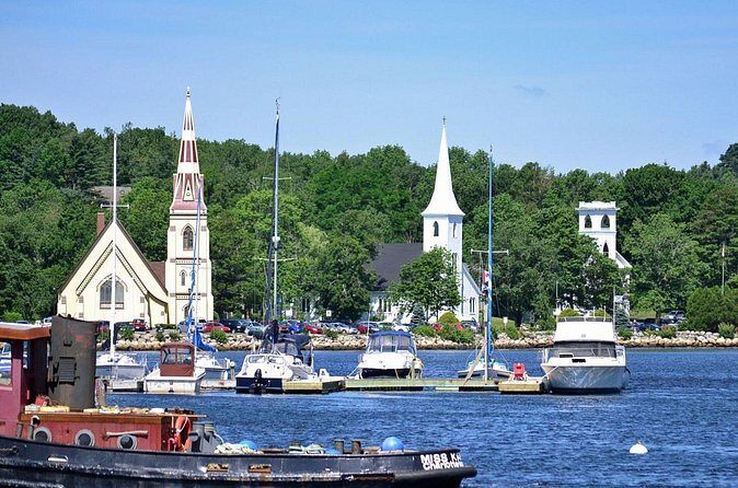 5 Hours Peggys Cove,Mahone Bay, Lunenburg Tour - Peggys Cove: Iconic Coastal Beauty