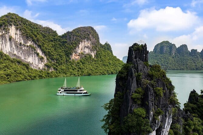 5 Star Halong Bay Cruise Tour Buffet Lunch and Jacuzzi - Key Points