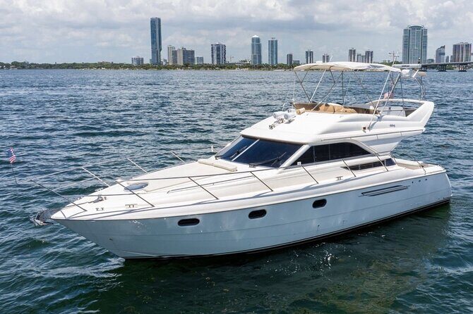 55ft 1 Hour FREE Miami Yacht Rental 3 to 6 Hours 13 People - Introduction