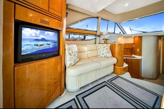 55ft 1 Hour FREE Miami Yacht Rental 3 to 6 Hours 13 People - FAQ
