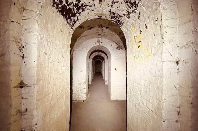 5h Abandoned Fort, Dracula's Grave and Mogooaia Palace, Private - FAQs