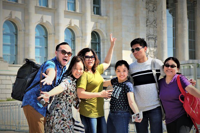 5hours: Guide, Chauffeur & Photographer in Berlin private Tour - The Photography Element