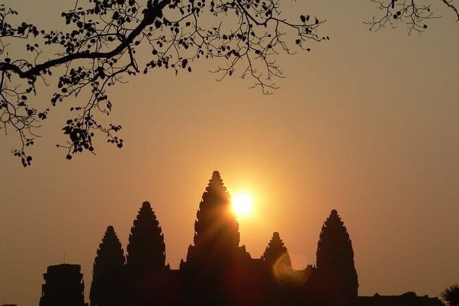 6-day Siem Reap with Angkor Complex & Floating village - Frequently Asked Questions