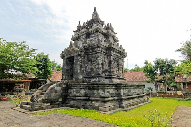 6 Days Amazing Yogyakarata: Temple, Cycling, River Cave Tubing, Hiking - An In-Depth Look at the 6-Day Yogyakarta Tour