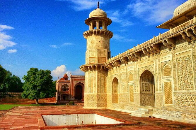 6-Days Golden Triangle Tour with Varanasi - Sarnath - What Makes This Tour Stand Out?