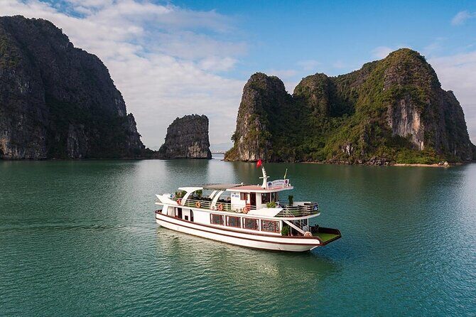 6 Hour Cruise in Hanoi - Lunch and Leisure: Savoring Vietnamese Flavors