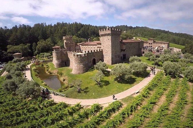 6-hour Private Luxury SUV Wine Tour in Napa Or Sonoma Valley - The Sum Up