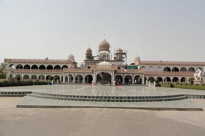 6 Hours Tout to Temples and Spiritual Sites in Agra - The Practicalities & What to Expect