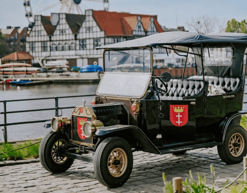 60 min of sightseeing in retro cars, Gdansk - Authentic Insights from Reviews