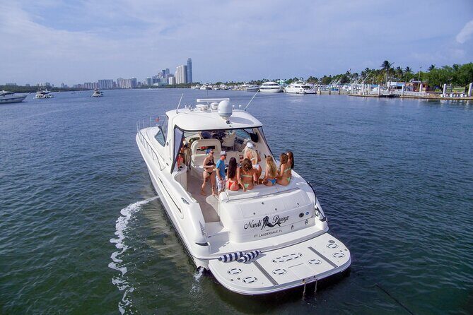 60ft Luxury Yacht Charter in Fort Lauderdale, Florida - A Luxurious Day on the Water: 60ft Yacht Charter in Fort Lauderdale