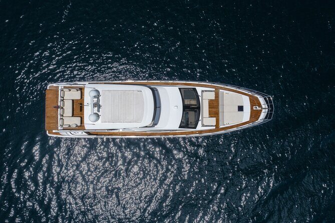 62ft Yacht Tour in Miami Beach with Captain Beneteau MC6 Fly - Why Choose the 62ft Yacht Tour in Miami?